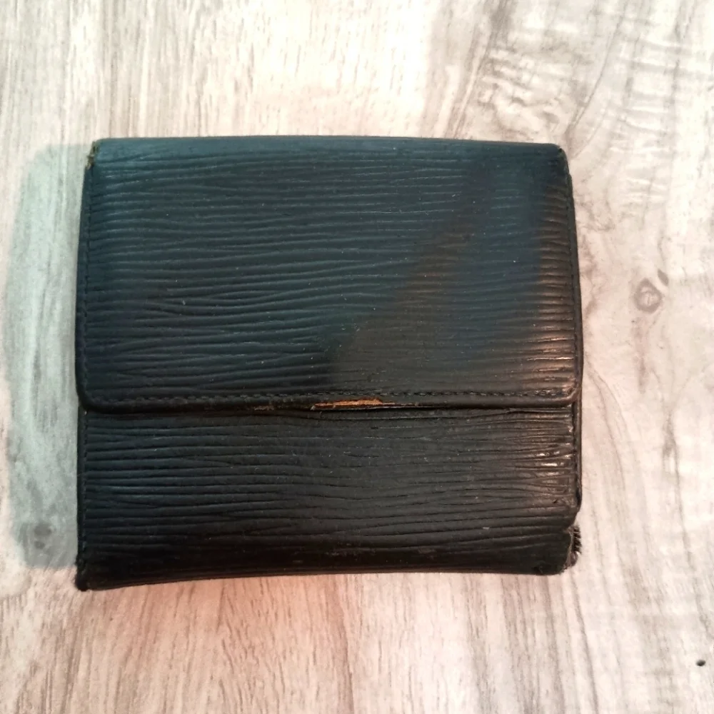 LOUIS VUITTON  Epi Leather BLACK Buttoned Trifold Wallet